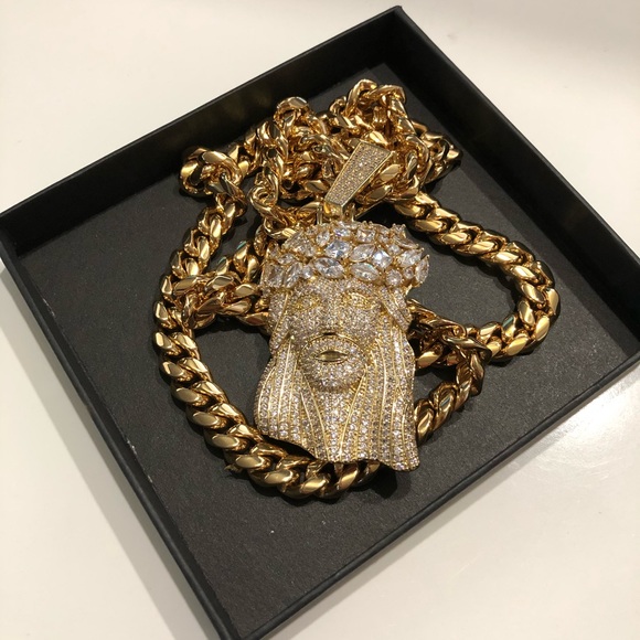 Cuban Link Chain w/Jesus Pendant 28” 10mm